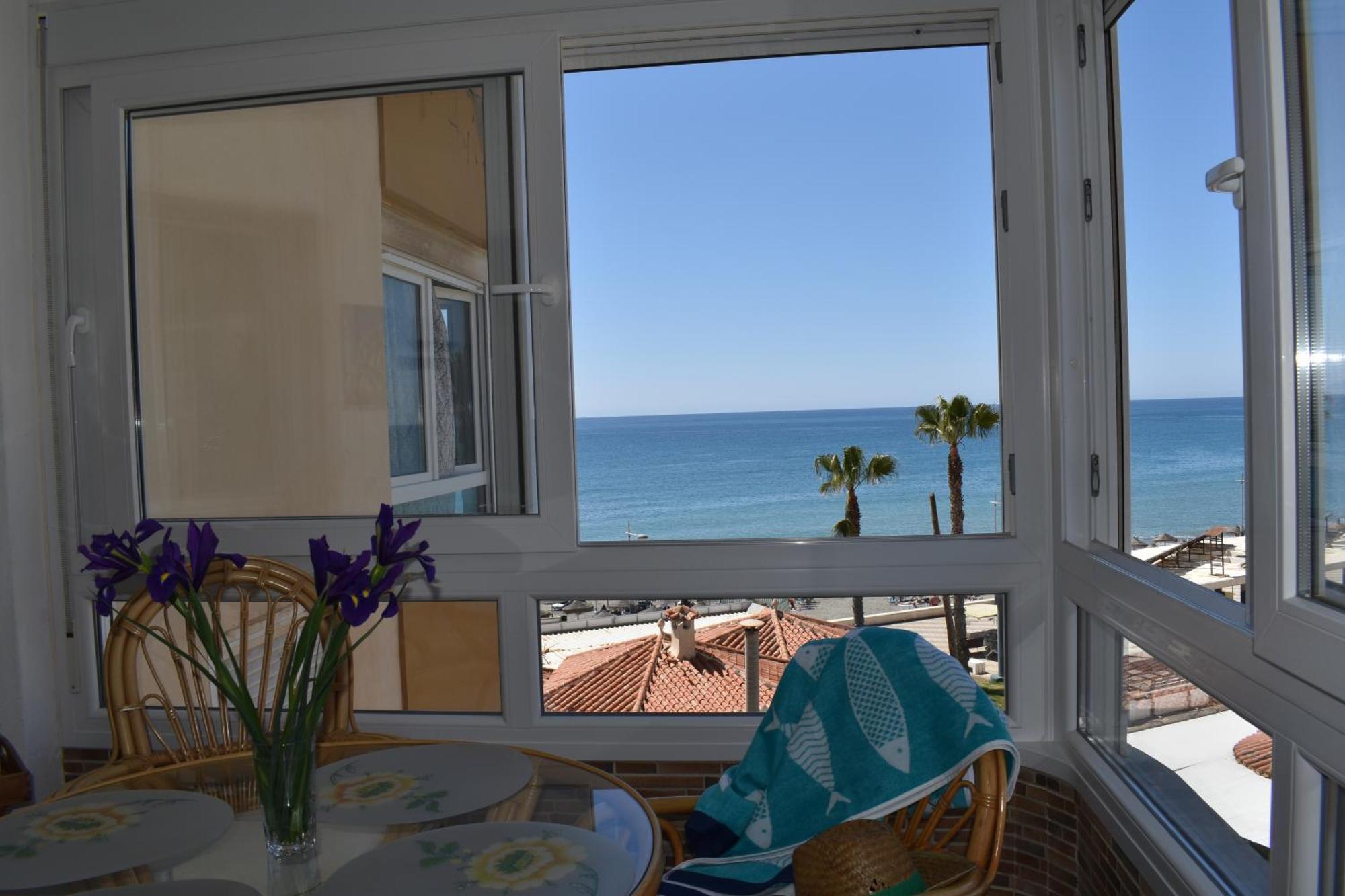 Fantastic Studio - Beachfront Torrox Exterior foto